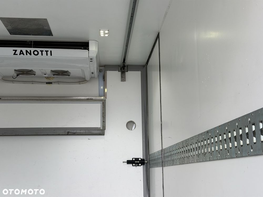 Ford Transit Trend - 13