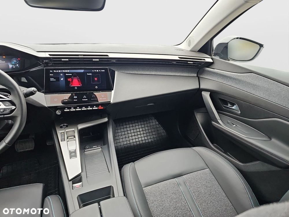 Peugeot 408 - 26