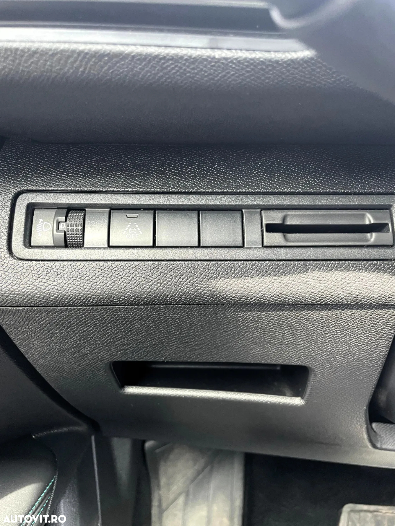 Peugeot 3008 1.2 PureTech S&S EAT8 Allure - 13