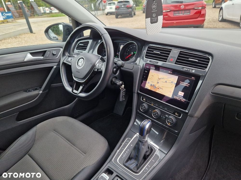 Volkswagen Golf - 21