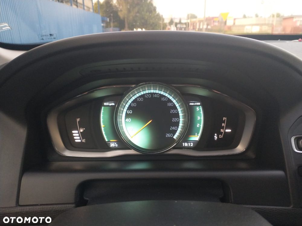 Volvo XC 60 D4 AWD Momentum - 13