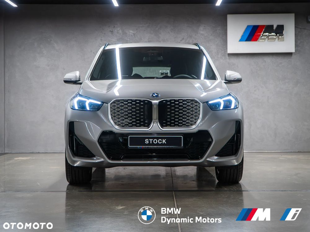 BMW iX1 eDrive20 M Sportpaket - 2