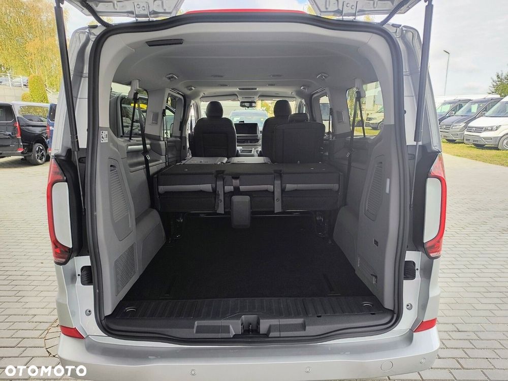 Volkswagen Caravelle - 25
