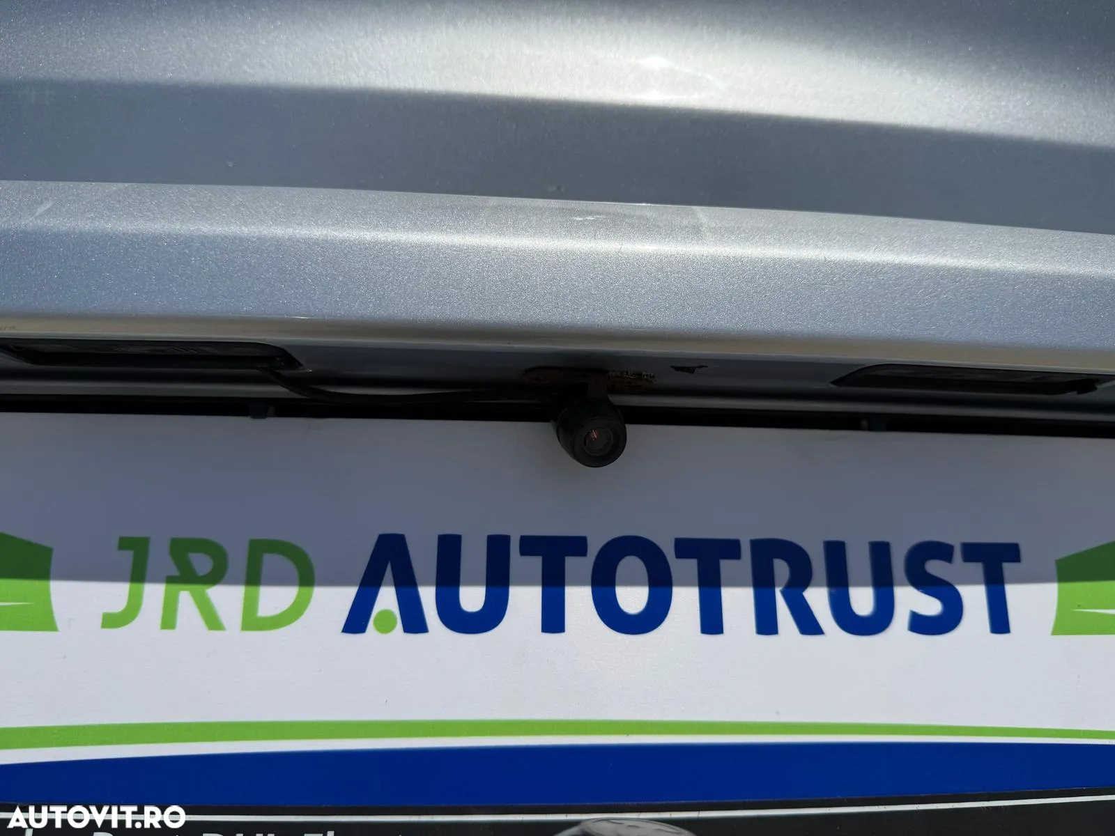 Volkswagen Golf 1.6 TDI BlueMotion Technology DPF Comfortline - 20