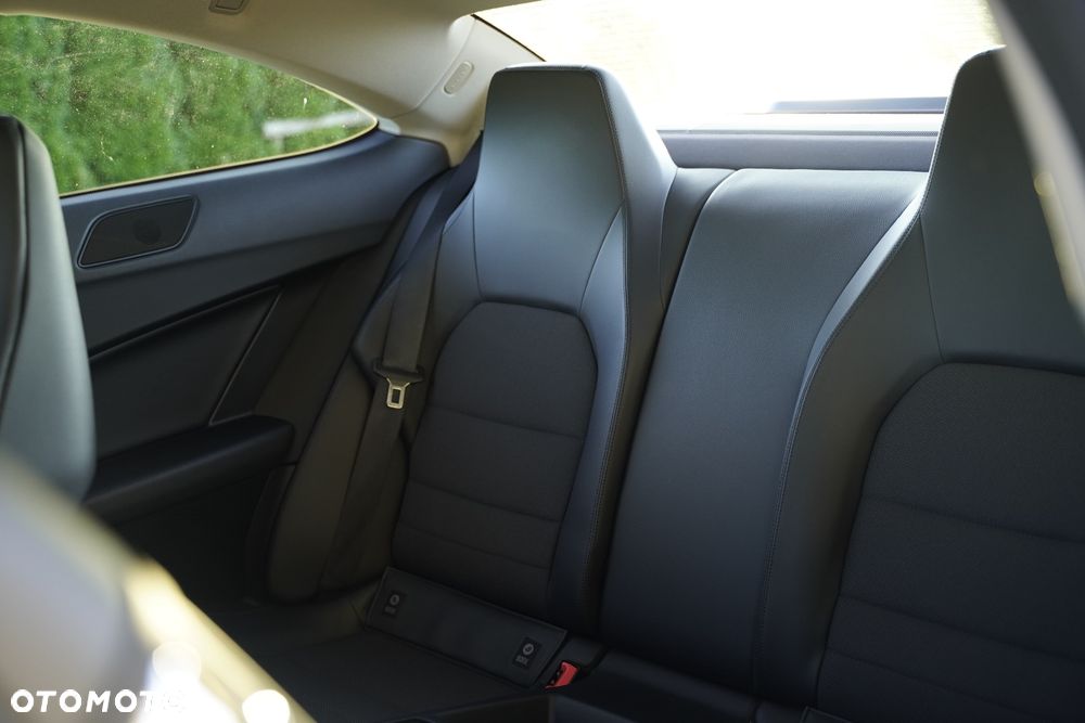 Mercedes-Benz Klasa C 180 BlueEFFICIENCY - 33