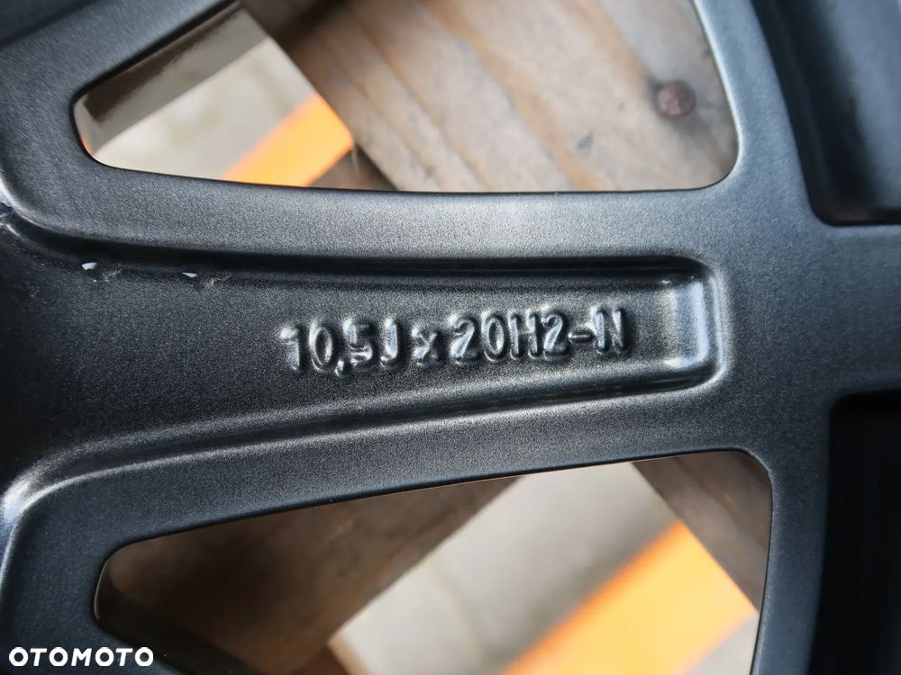 235 Felga Aluminiowa Mercedes A2234012000 10,5x20et50 - 4