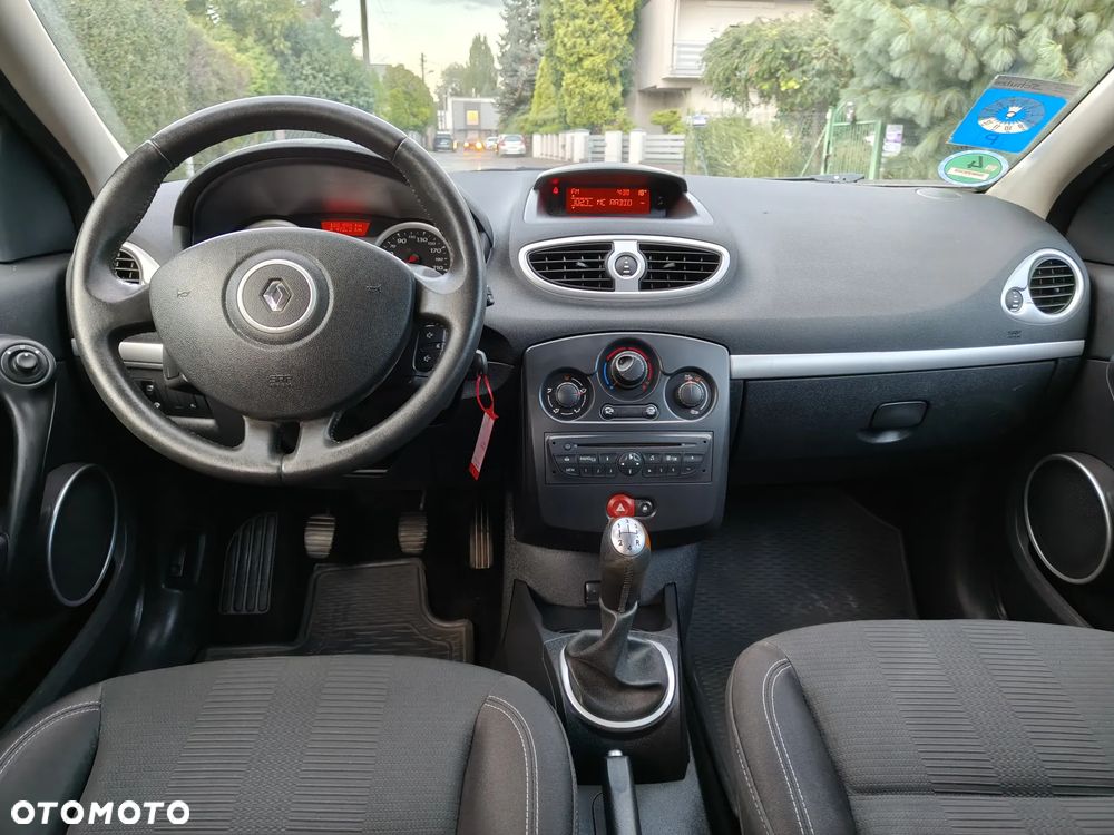 Renault Clio - 10