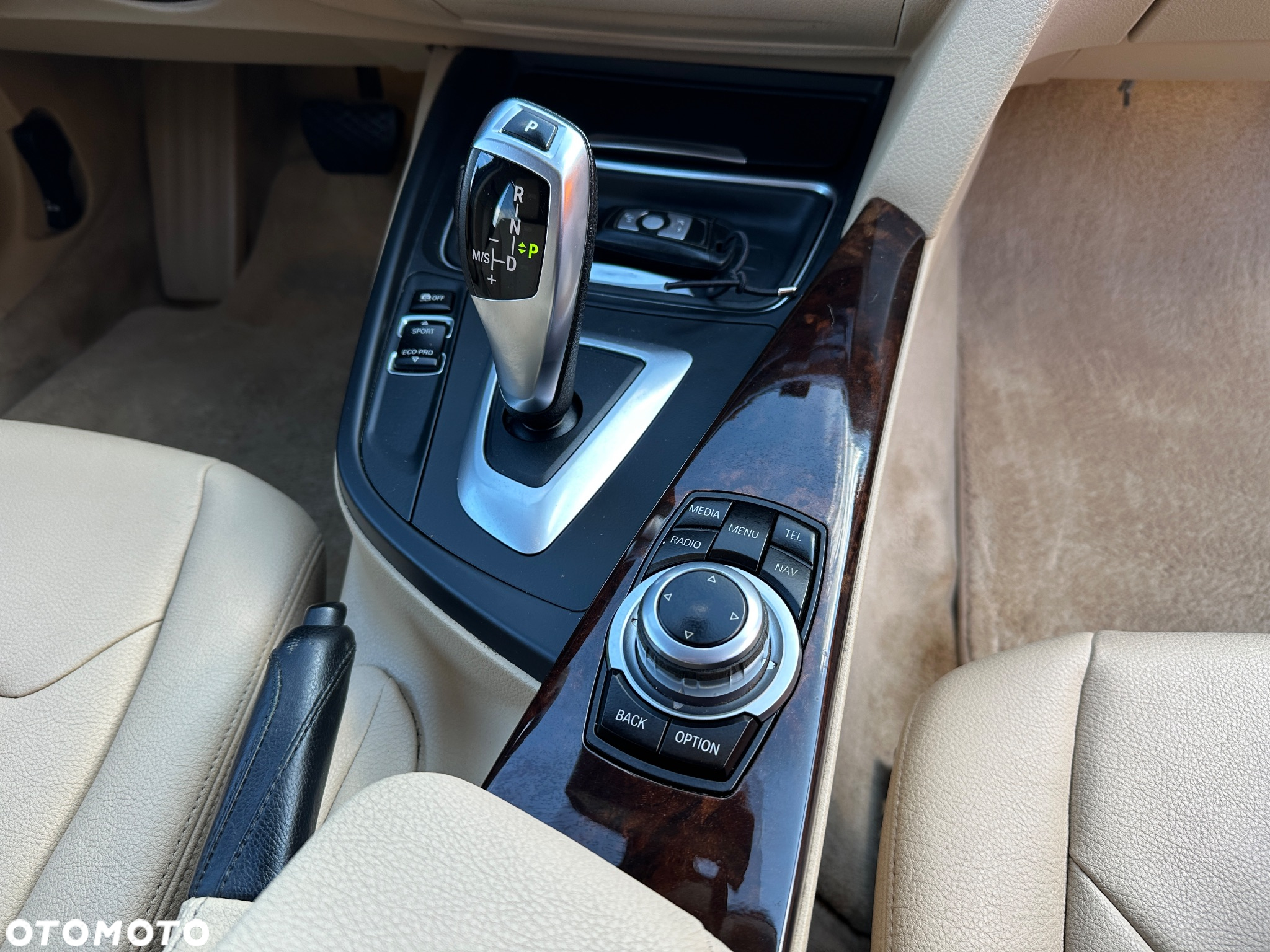 BMW Seria 3 318d DPF Touring Edition Exclusive - 28
