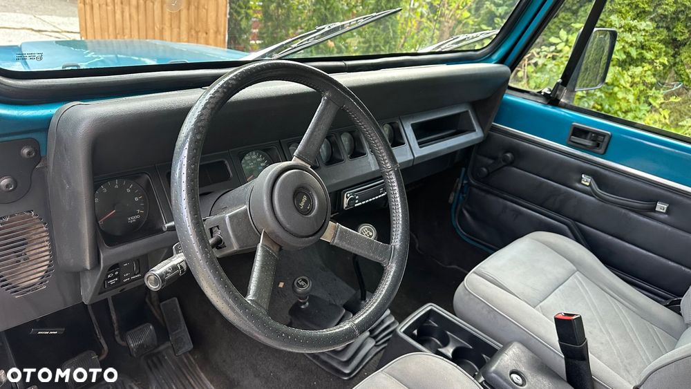 Jeep Wrangler 2.5L - 11