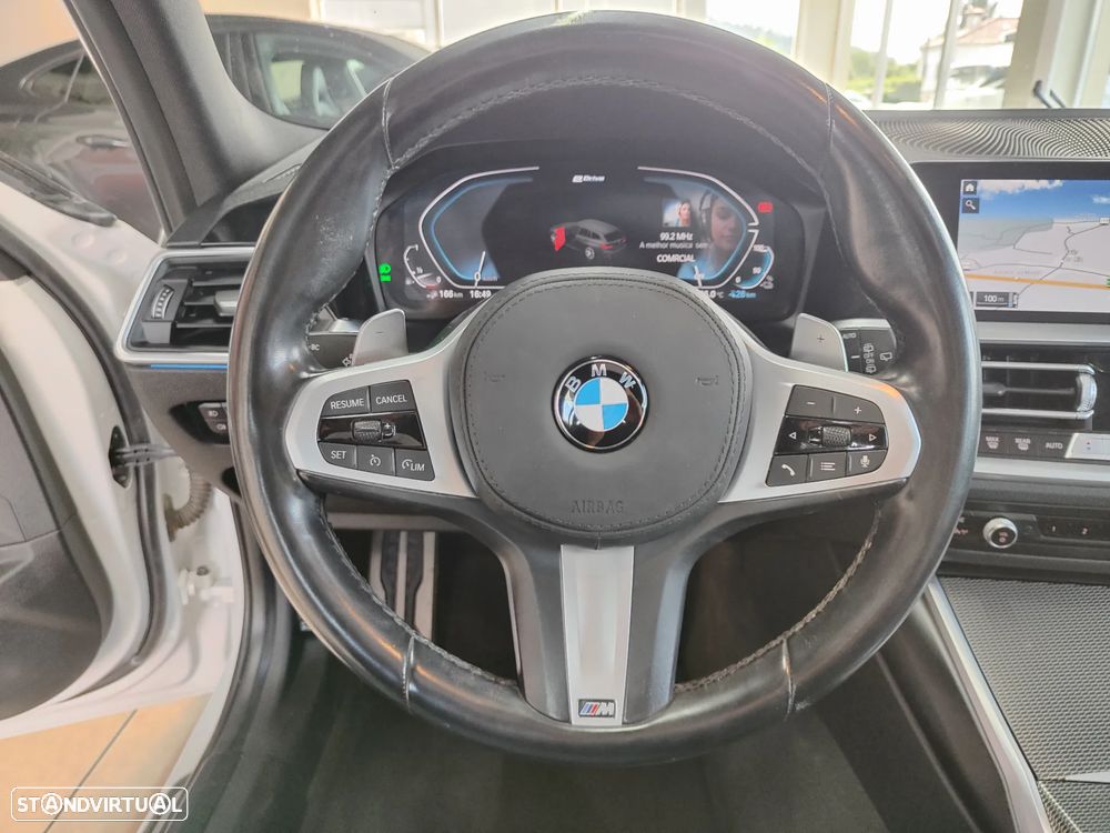 BMW 330 e Aut. M Sport - 27