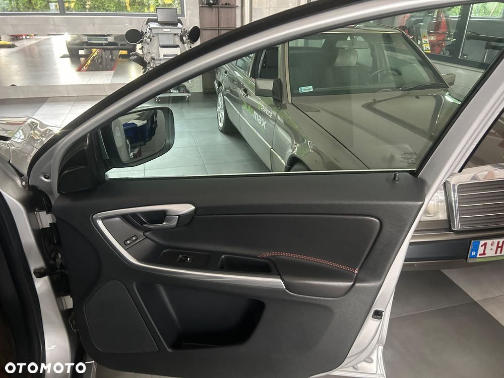 Volvo XC 60 D3 Geartronic Momentum - 31