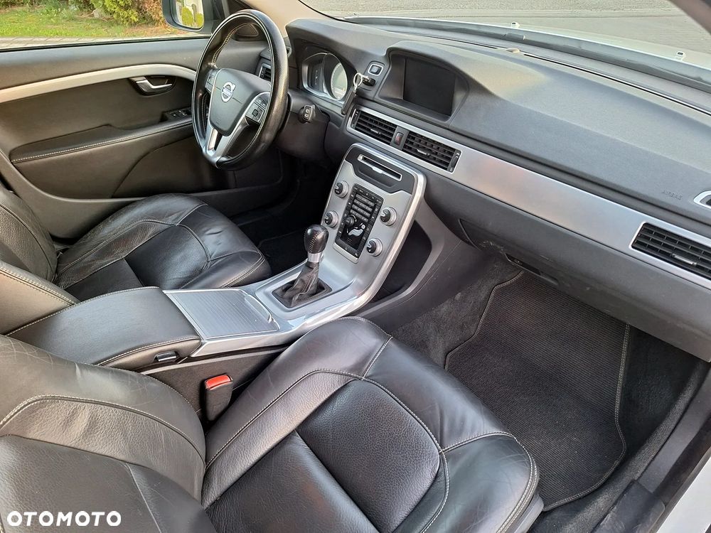 Volvo V70 T4 Momentum - 24