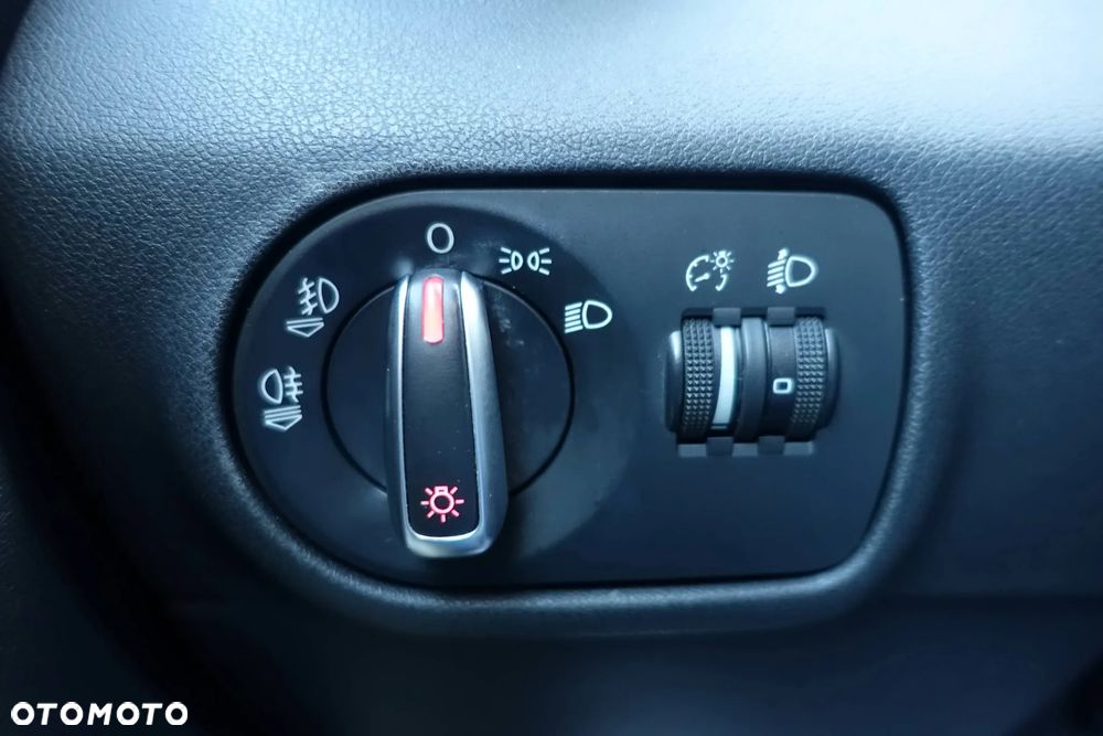 Audi A1 3-drzwiowe 1.6 TDI S line edition - 24