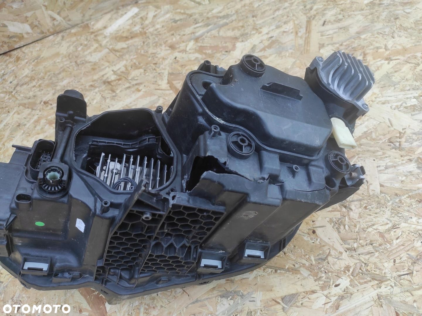 LAMPA PRAWA PRZÓD VW PASSAT B8 FULL LED - 10