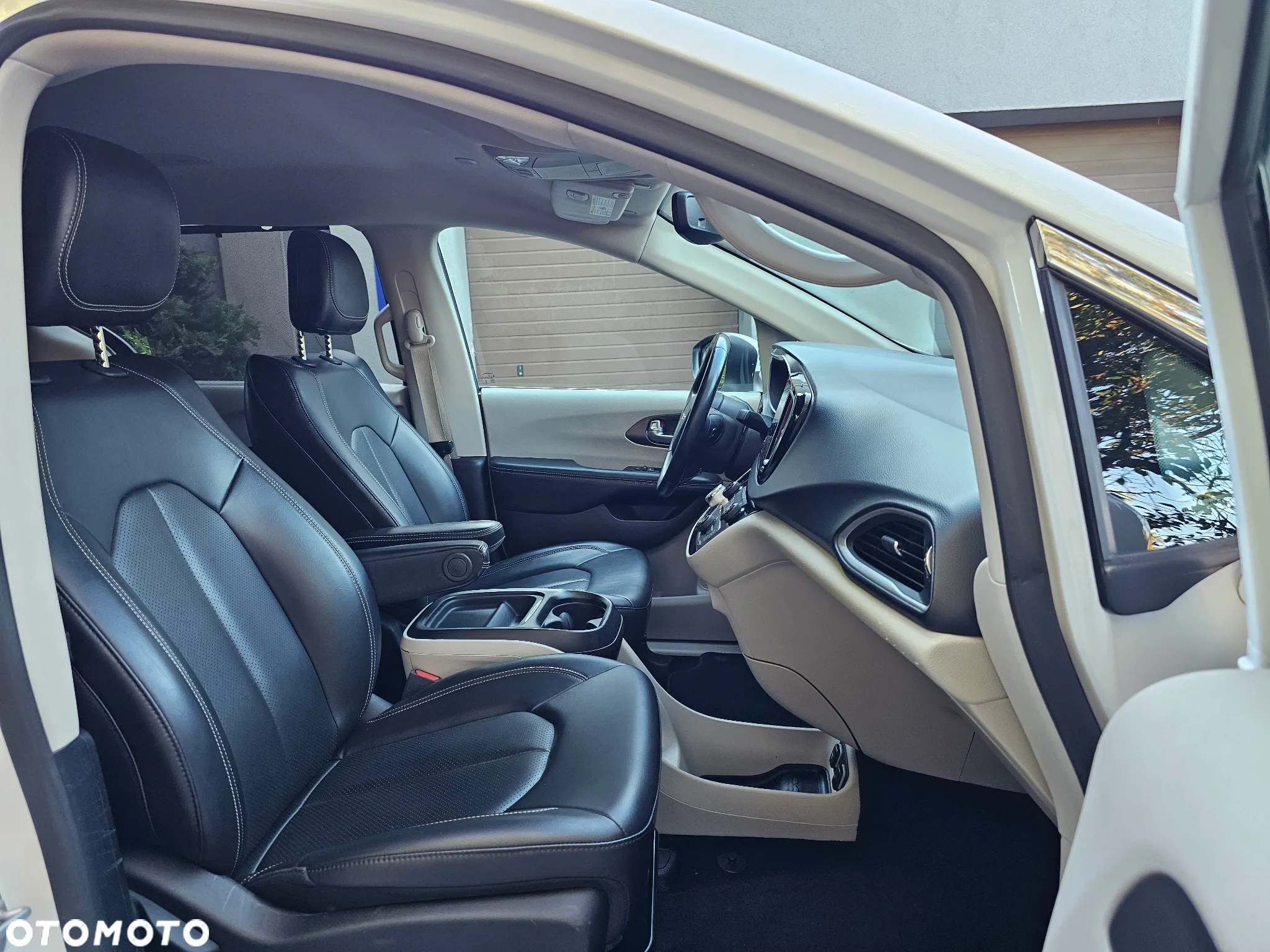 Chrysler Pacifica - 13