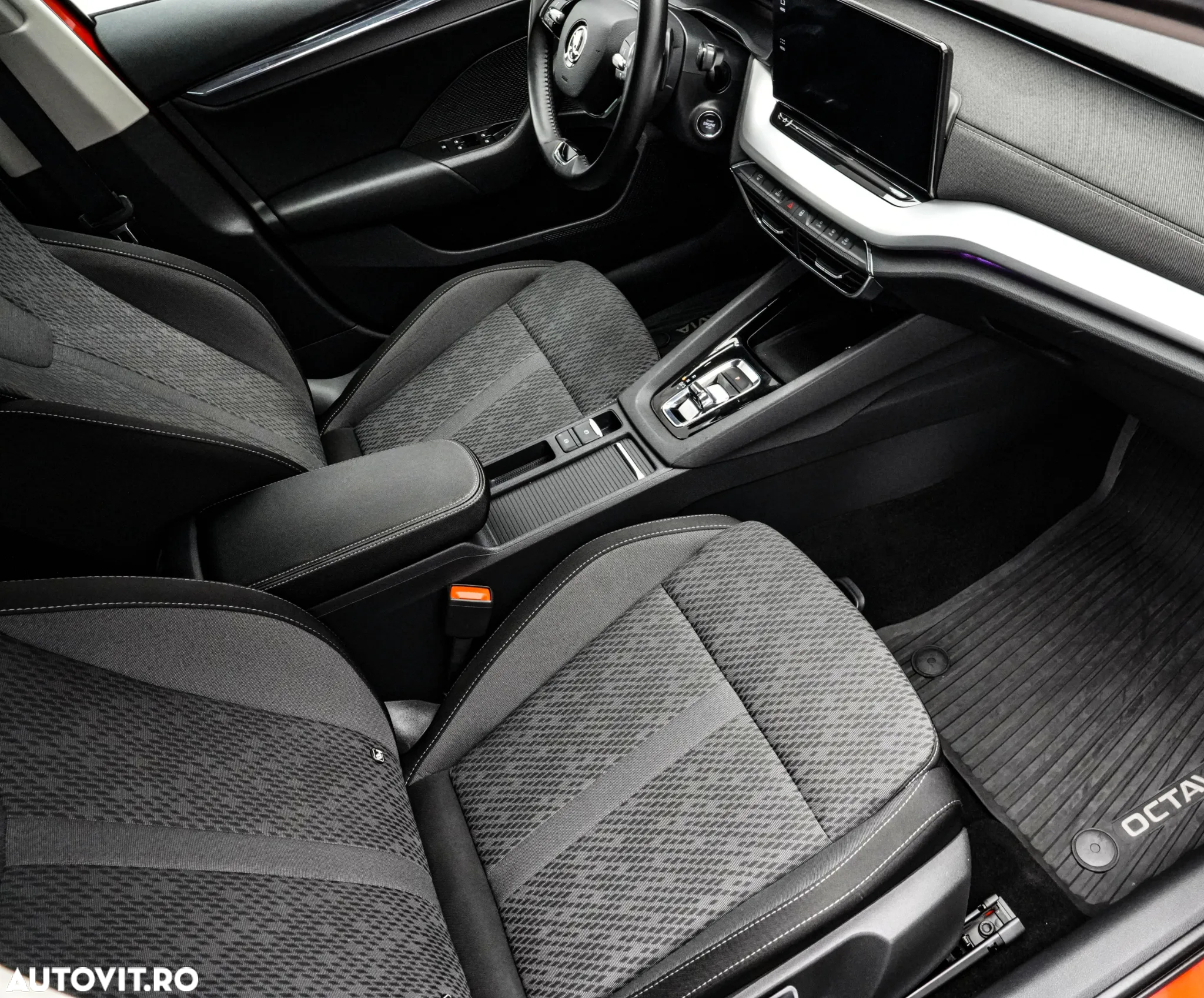 Skoda Octavia Combi 2.0 TDI DSG Ambition - 10