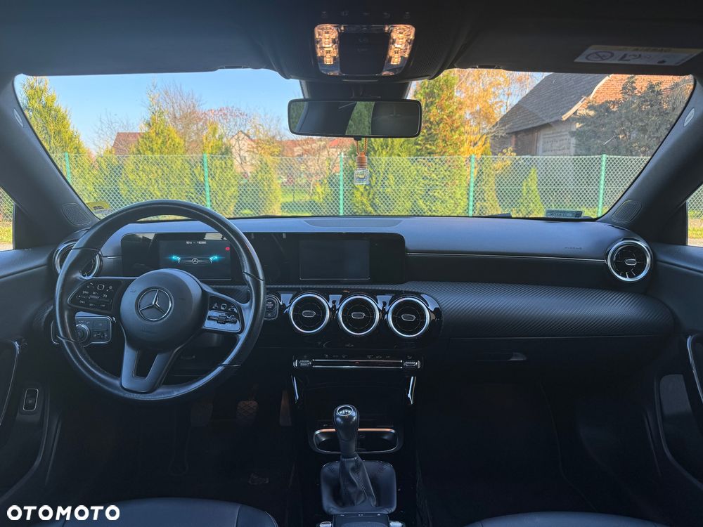 Mercedes-Benz CLA 180 - 9