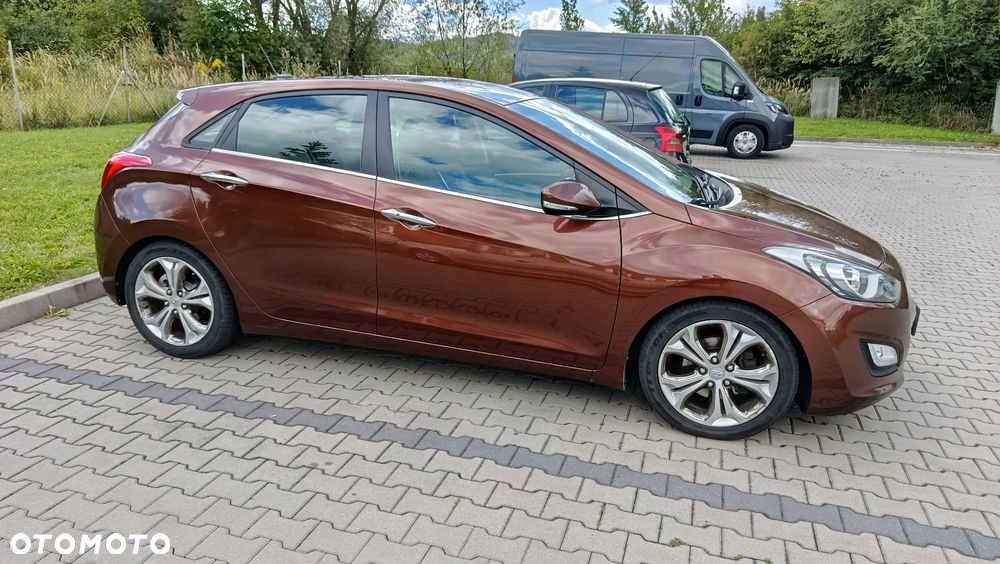 Hyundai i30 1.6 CRDi Classic + - 6