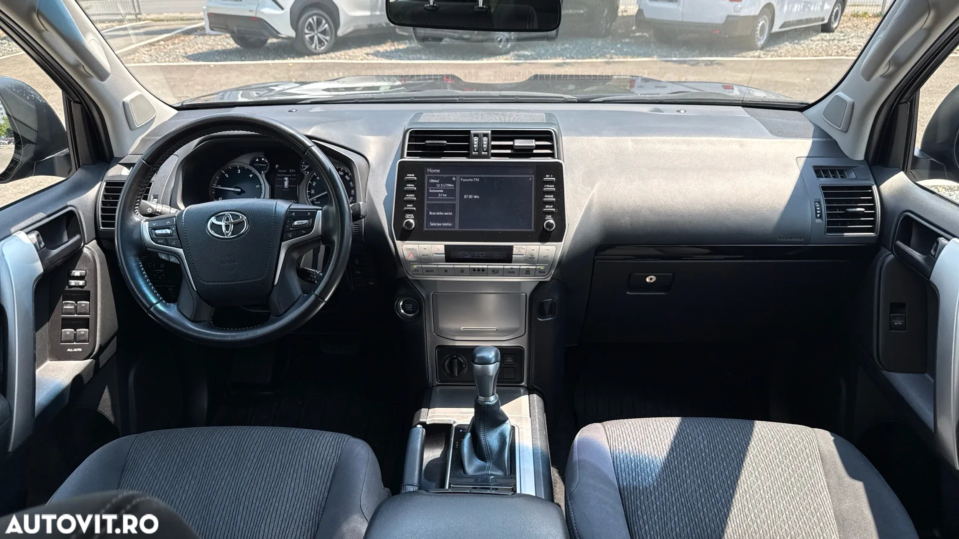 Toyota Land Cruiser - 38