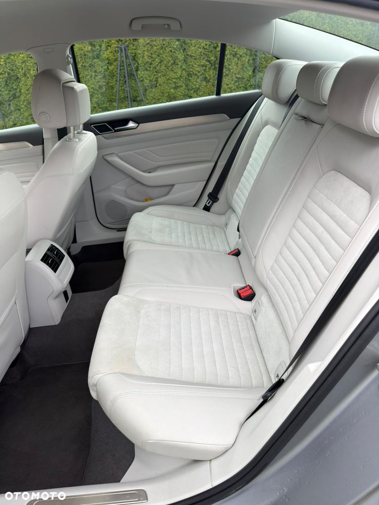 Volkswagen Passat 2.0 TSI 4Mot Elegance DSG - 9