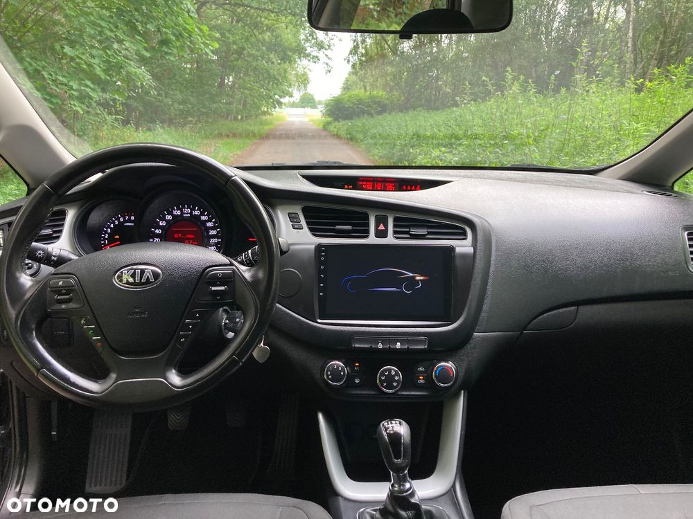 Kia Ceed - 10