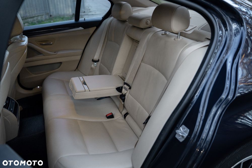 BMW Seria 5 528i xDrive Luxury Line - 19
