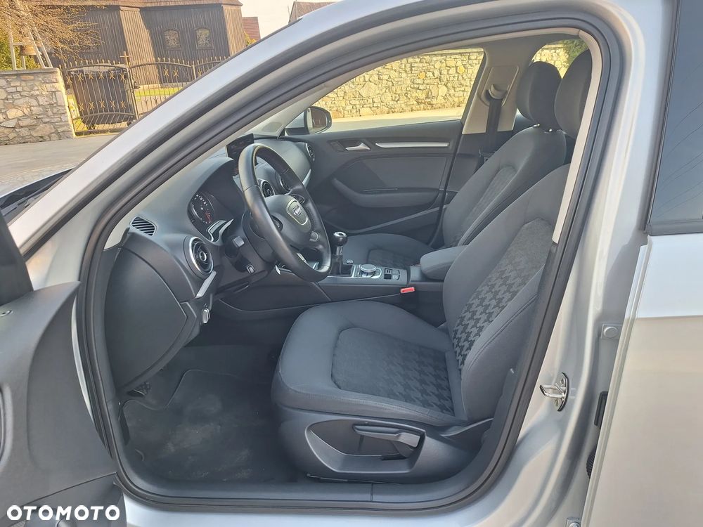 Audi A3 Sportback - 6