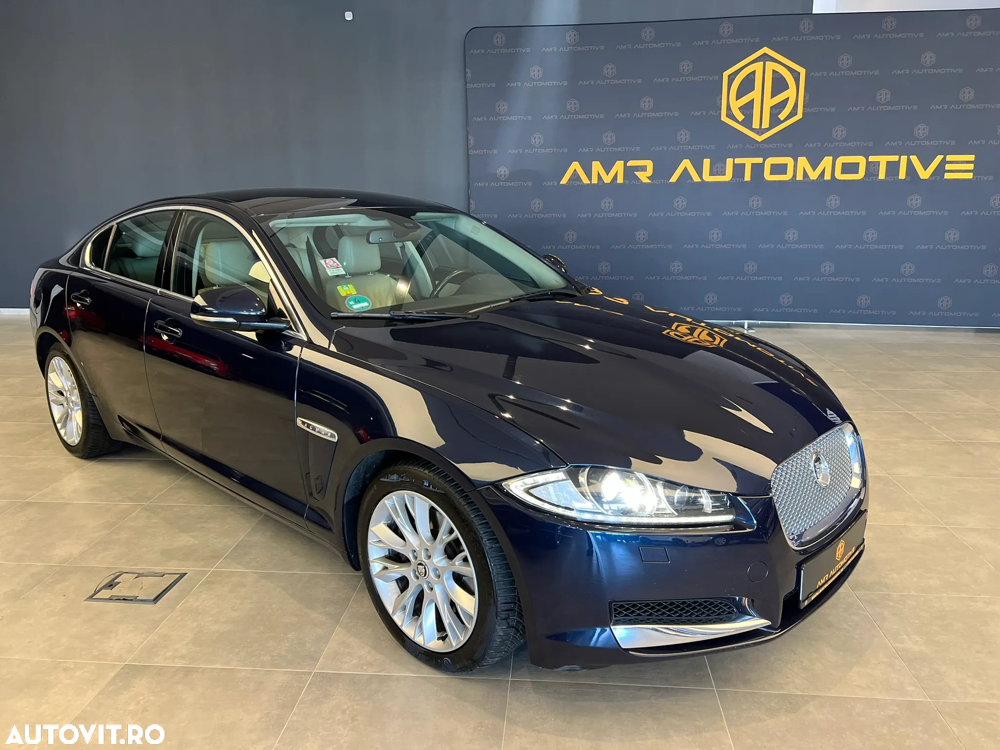 Jaguar XF 3.0 V6 Diesel Sportbrake - 3