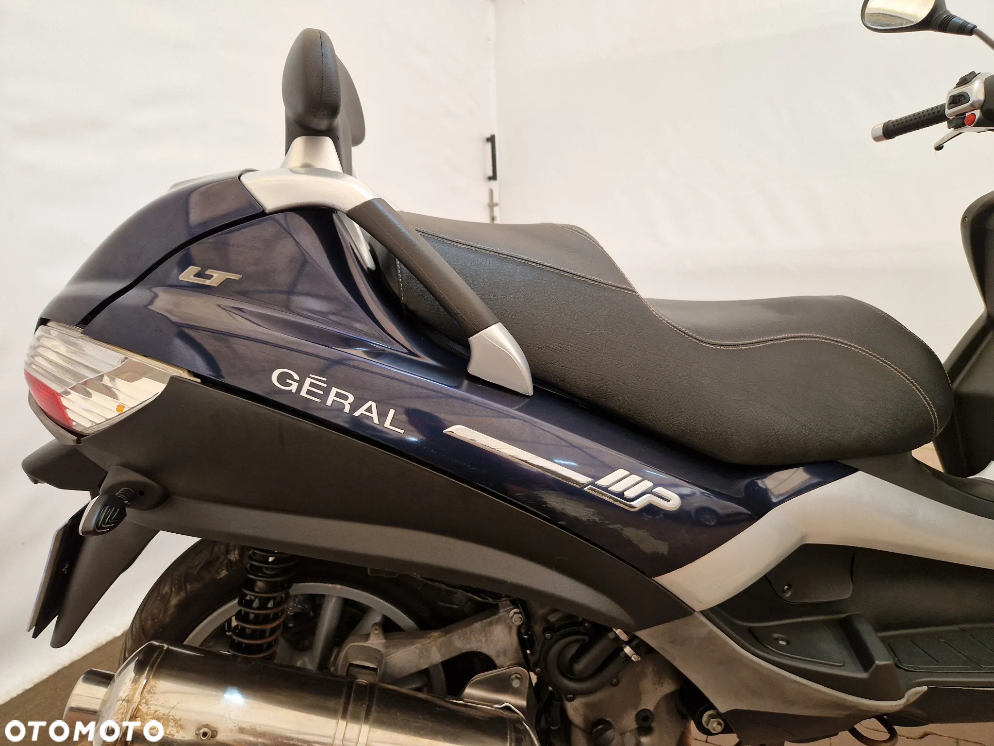 Piaggio MP-3 - 25
