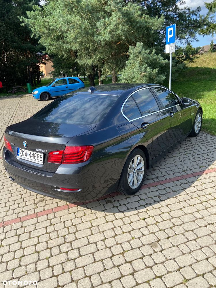 BMW Seria 5 528i Luxury Line - 3