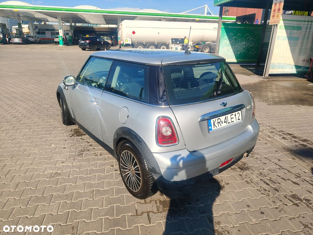 Mini One 2009 photo 2
