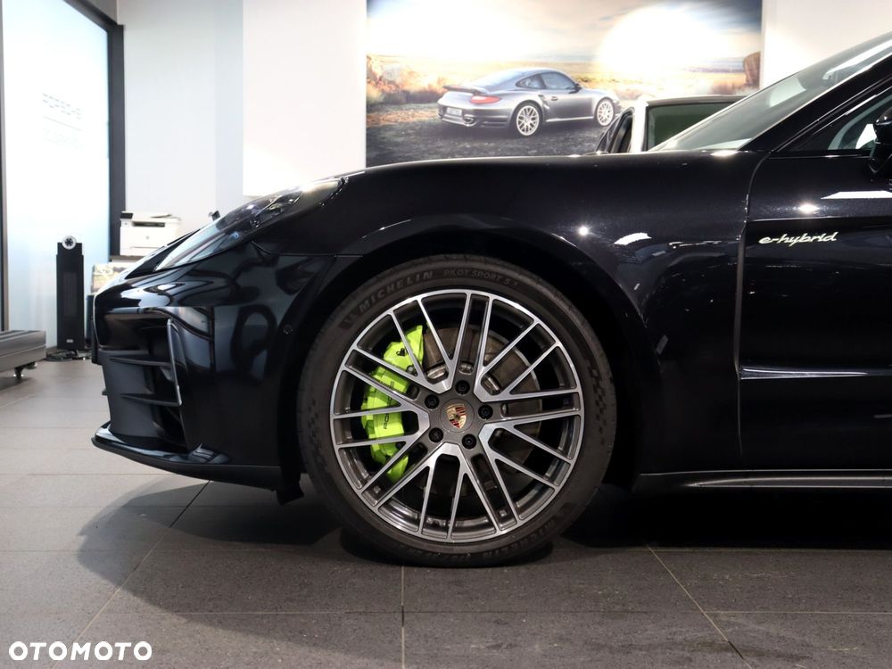 Porsche Panamera 4 E-Hybrid PHEV - 11
