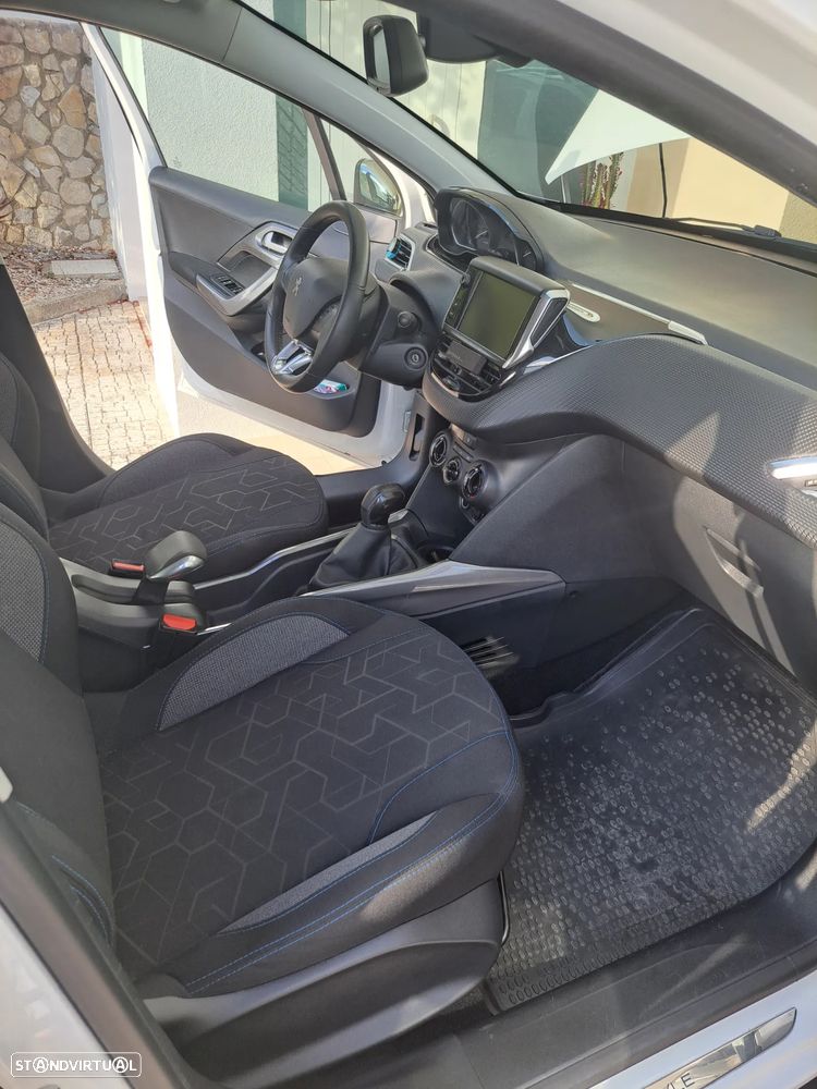 Peugeot 2008 - 17