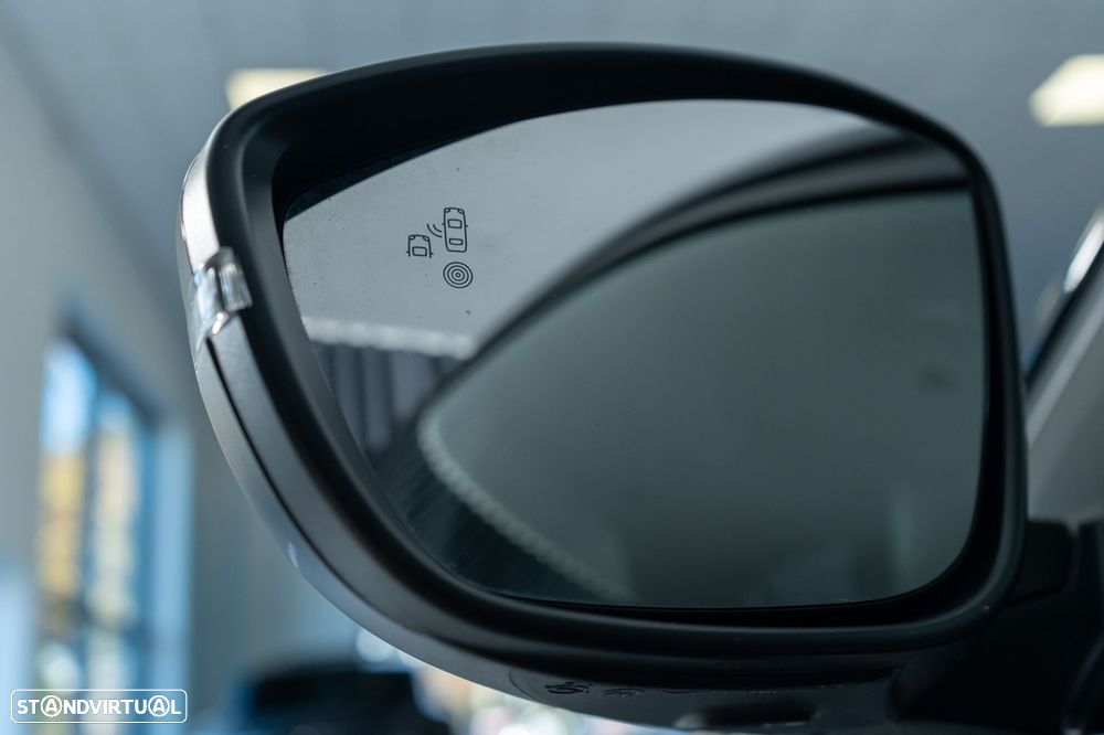 Peugeot 208 1.2 Hybrid GT e-DCS6 - 45