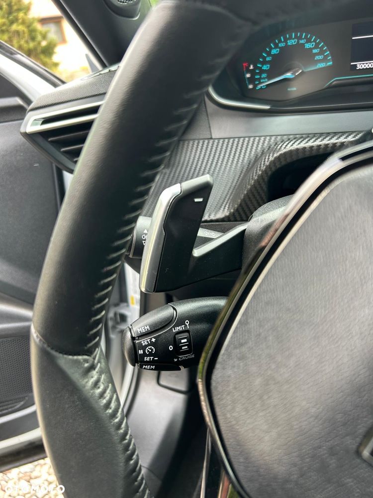 Peugeot 2008 Hybrid 136 e-DSC Style - 15