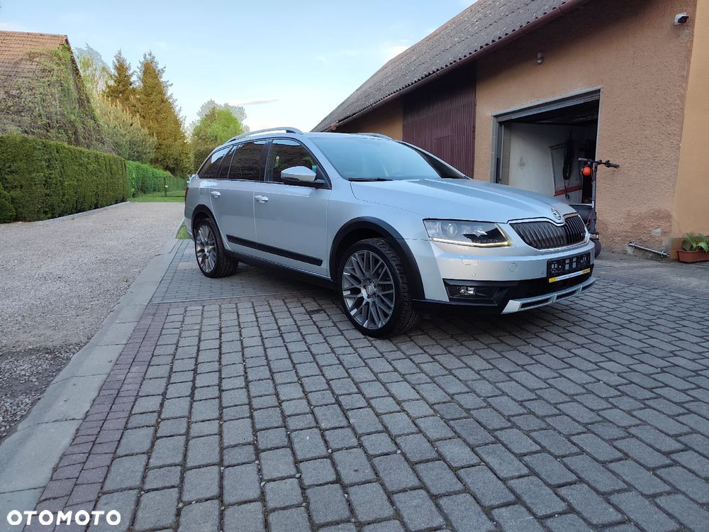 Skoda Octavia 2.0 TDI 4x4 DSG Scout - 4