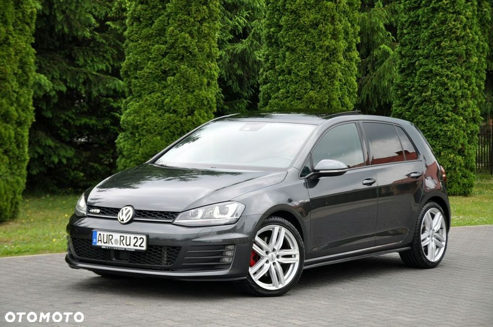 Volkswagen Golf - 10