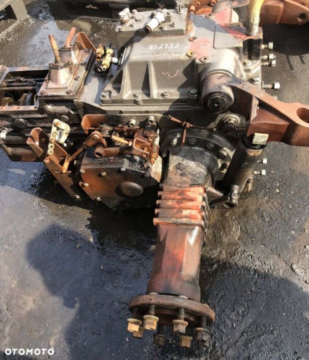 CLAAS- zwolnica skrzynia biegów hamulce podnośnik ramion CZĘŚCI - 2