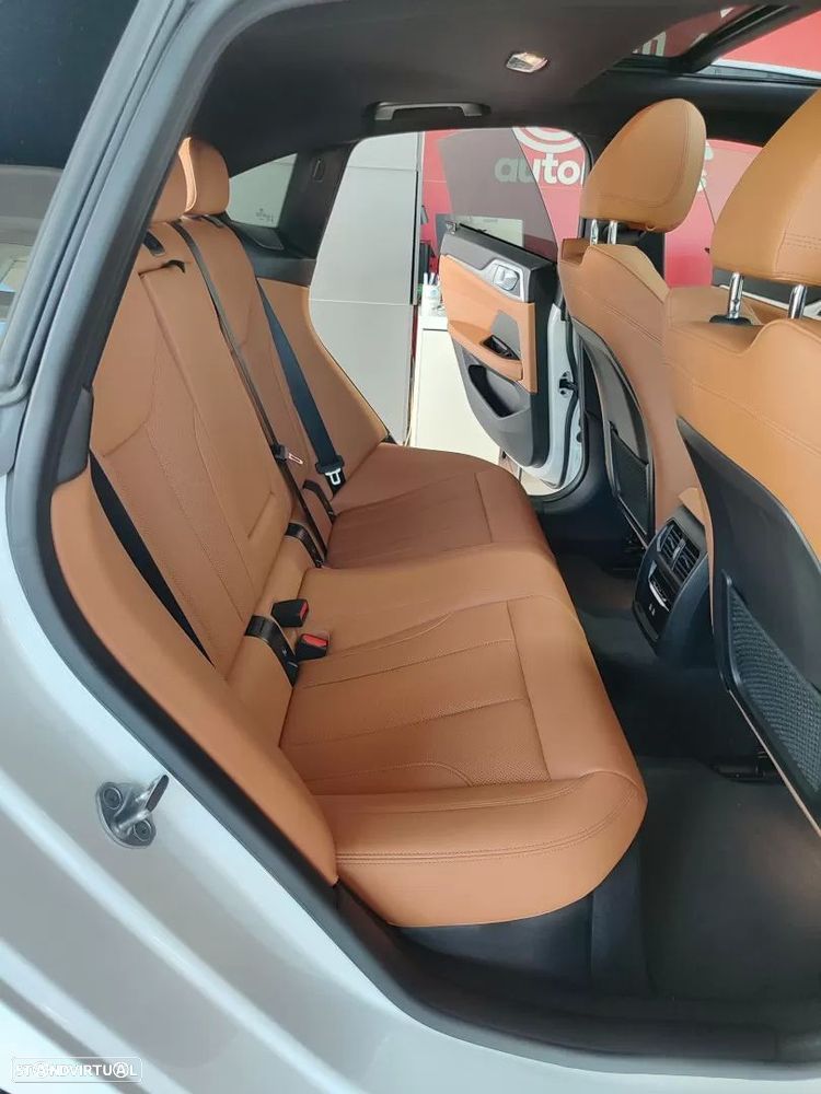 BMW i4 eDrive40 Pack Desportivo M — fotografia 17