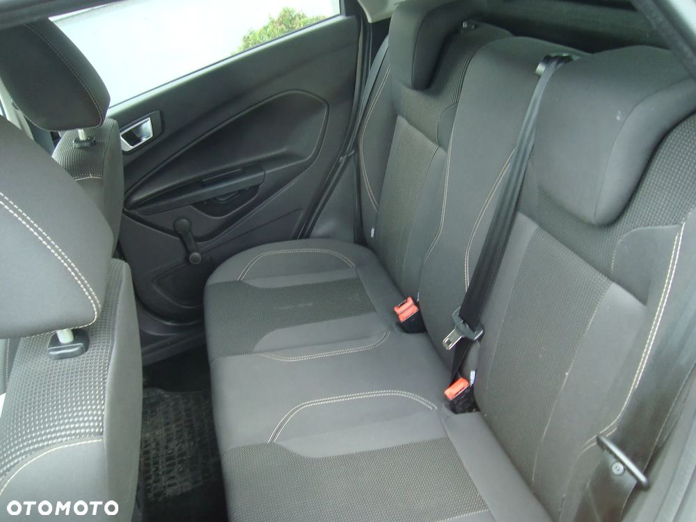 Ford Fiesta - 11