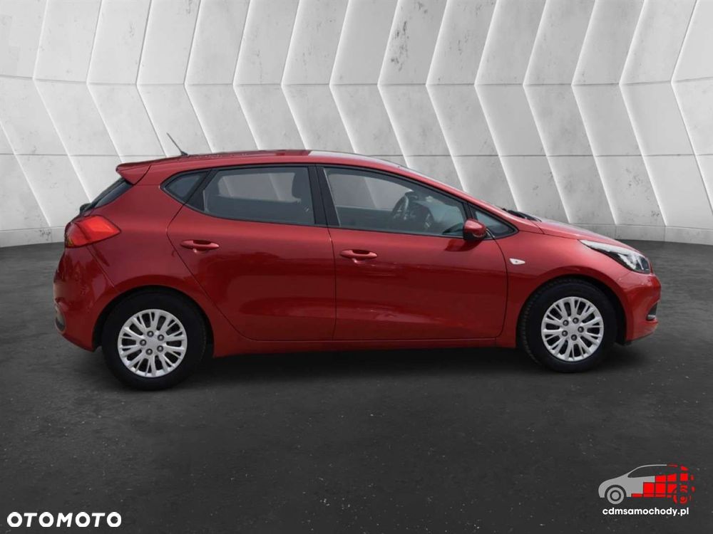Kia Ceed - 11