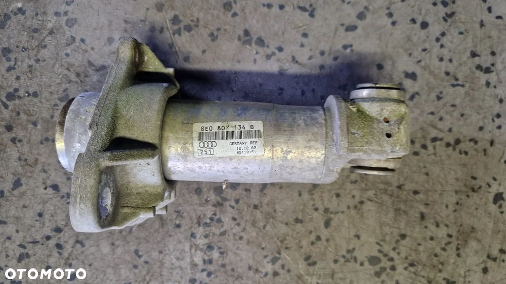 AUDI A4 B6 ODBÓJ ZDERZAKA PRAWY PRZÓD 8E0807134B - 1