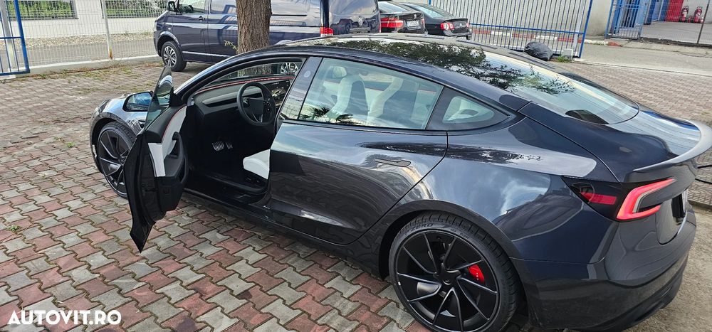 Tesla Model 3 Performance - 5