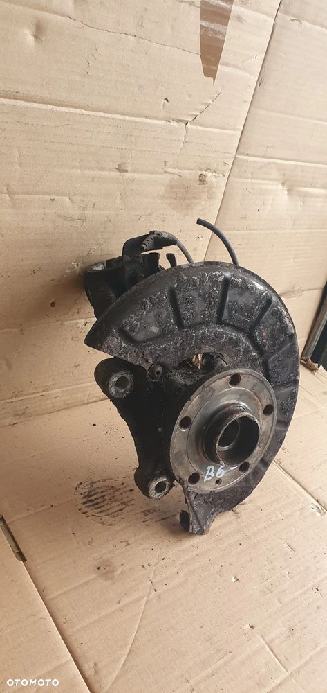 Zwrotnica piasta lewy przód przednia lewa VW Passat B6 2.0 TDI - 4
