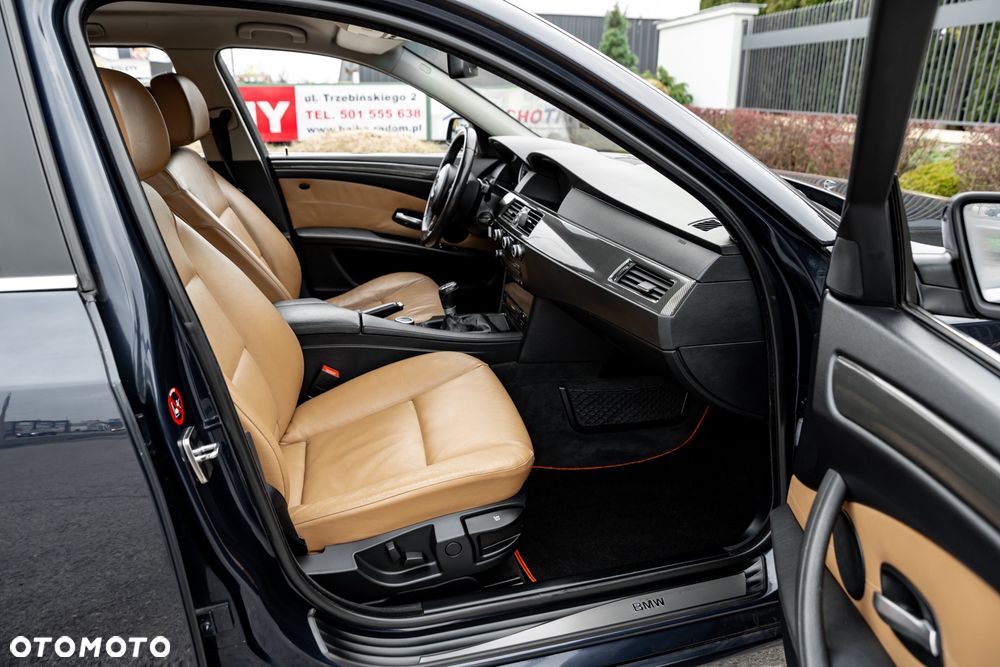 BMW Seria 5 525i xDrive - 21