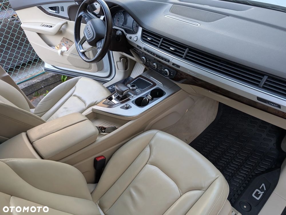 Audi Q7 - 7