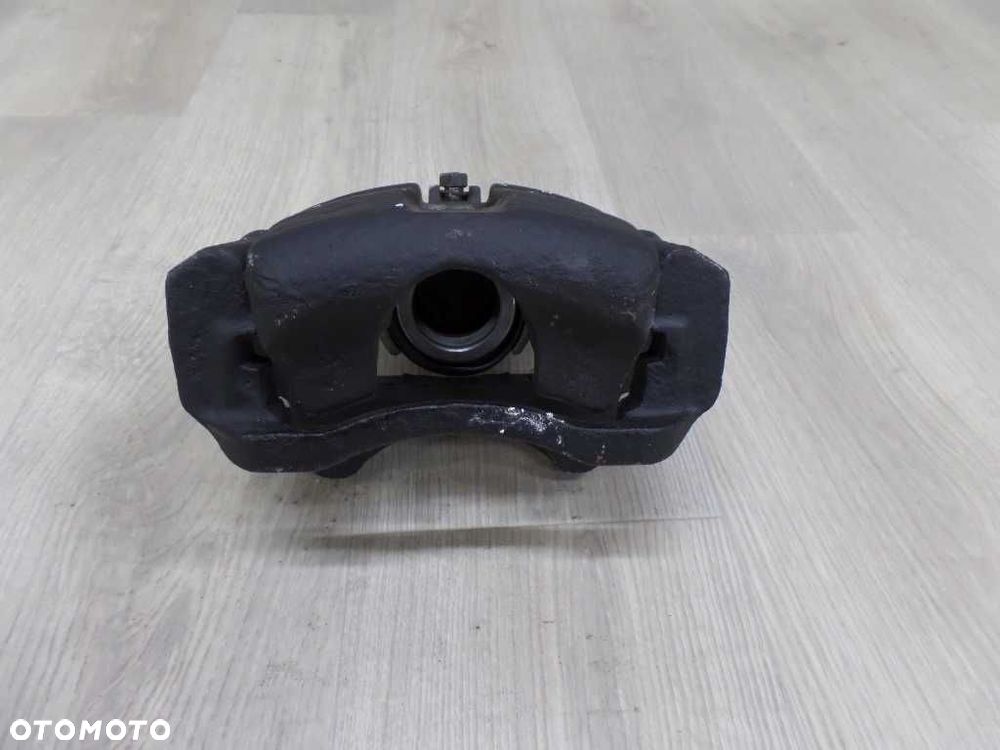 MITSUBISHI CANTER FUSO 4.9 DID 07-12 ZACISK PRZOD PRAWY - 2