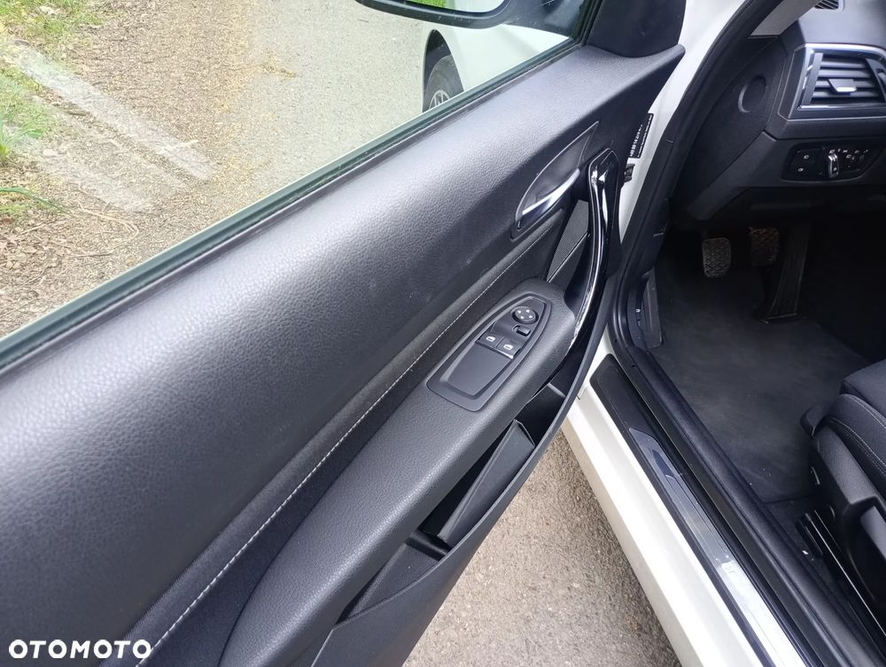 BMW Seria 2 218i Sport Line - 25