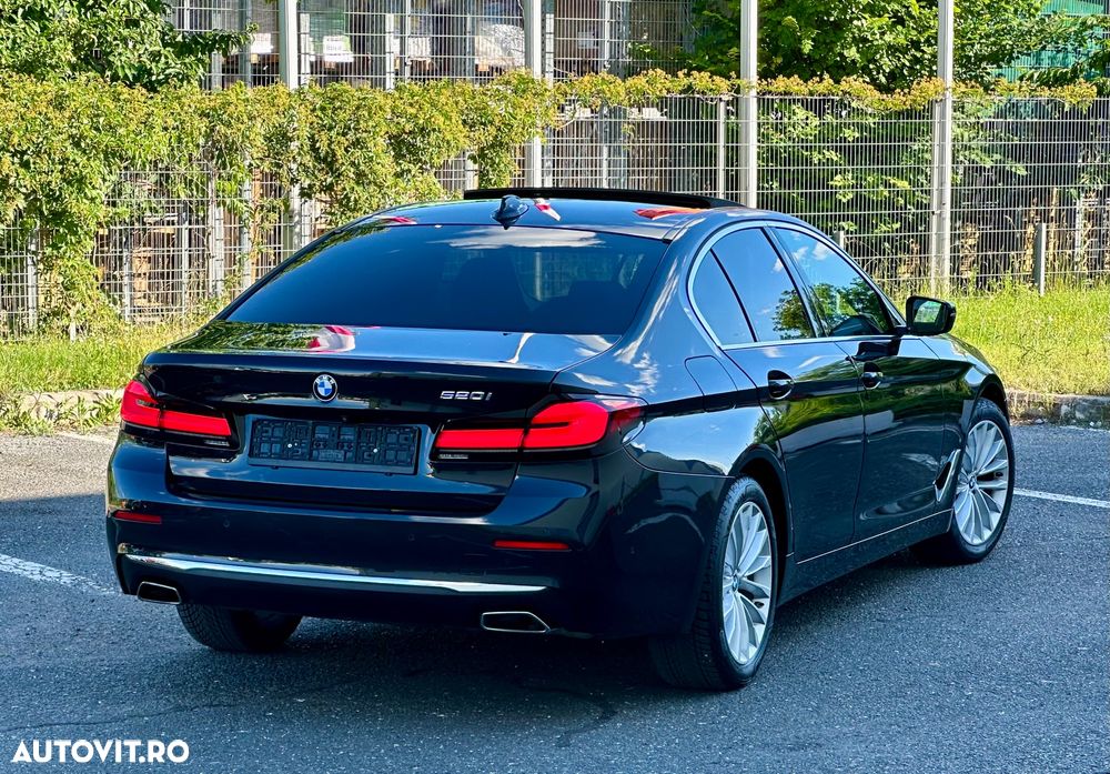 BMW Seria 5 520i AT MHEV - 31