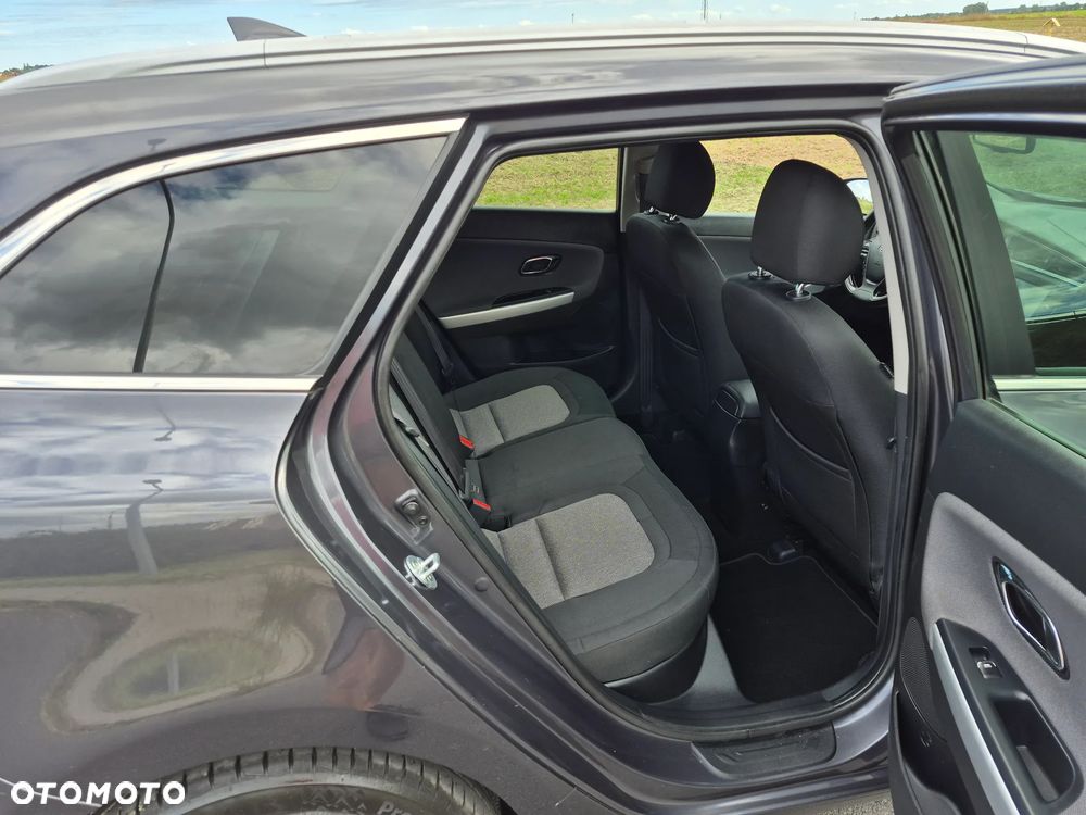 Kia Ceed - 10
